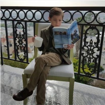 Jacob Tremblay a la hora del té. Estilo le sobra...