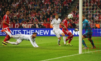 Sergio Ramos marca su segundo gol en el 0-4 del Madrid al Bayern en la vuelta de las semifinales de la 2013-14.