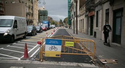 Les obres per al carril bici del carrer Aragó.