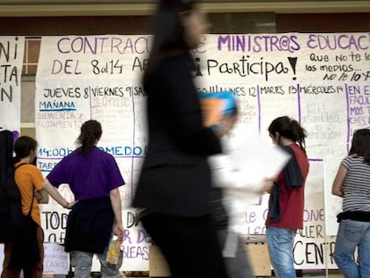 Pancartas contra el nuevo modelo educativo en la Universidad Complutense de Madrid.