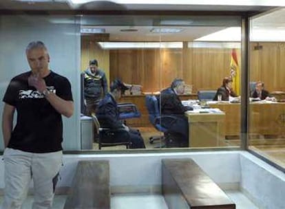 Txapote, en la 'pecera' blindada de la Audiencia, durante el juicio por el intento de asesinato de una concejal de San Sebastián