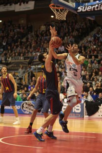 Dewar lanza ante Papanikolaou.