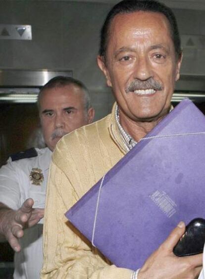 El ex alcalde de Marbella Julián Muñoz, en el juzgado en 2007.