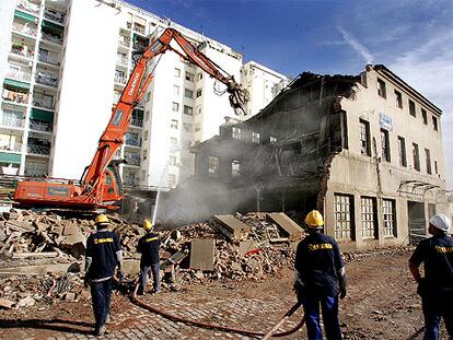 Can Portabella, de máquinas textiles y talleres a pisos y zona verde