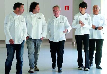 El pasado julio, la cocinera asistió como invitada del Consejo Asesor del Basque Culinary Center. En la fotografía, rodeada de grandes como Joan Roca, Gastón Acurio, Ferran Adrià y Yukio Hattori.