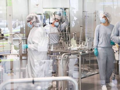 Producción de vacuna del Covid-19 en las instalaciones alemanas de BioNTech.