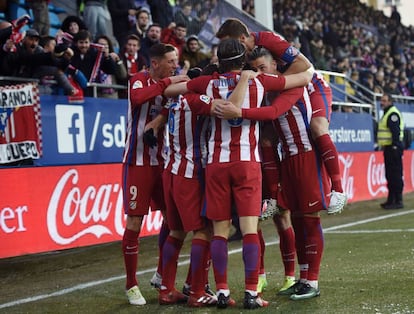 Los jugadores del Atletico de Madrid celebrando un gol en el partido de ida ante Las Palmas.