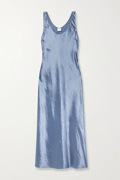 Max Mara propone fusionar sencillez y clase de una manera fácil gracias a este vestido en azul claro con tirantes anchos y con satén de efecto arrugado. 205 €.