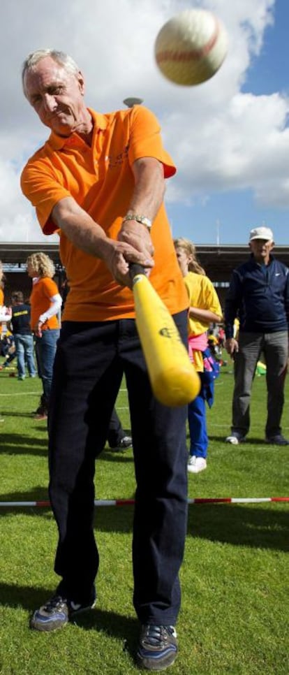 Cruyff, hace unos d&iacute;as en el Estadio Ol&iacute;mpico de &Aacute;msterdam. 