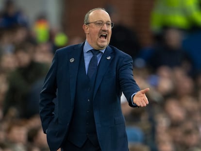 Rafa Benítez, durante un partido como entrenador de Everton, último club al que ha dirigido.