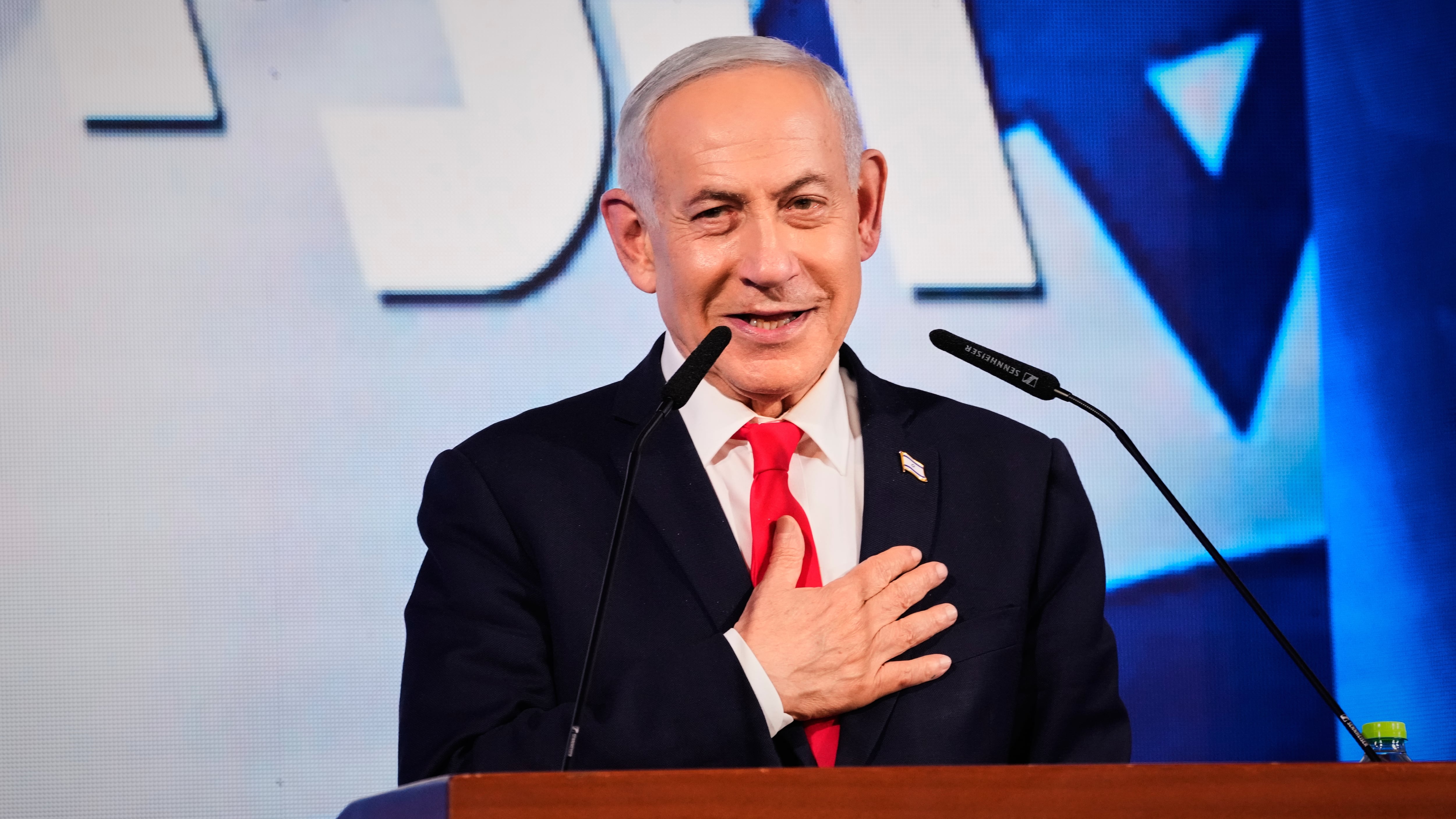 Netanyahu llama a formar un Gobierno “de derechas fuerte” y advierte contra los pactos con partidos árabes