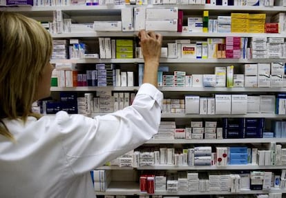 Medicamentos en una farmacia de Barcelona.