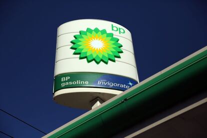 BP plc, anteriormente British Petroleum, sube un lugar en el listado y se posiciona en el séptimo puesto con un ingreso de 270.767 millones de euros.