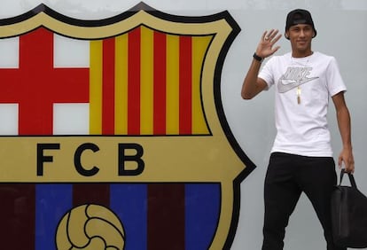 Neymar, a su llegada al Futbol Club Barcelona el pasado mes de junio.