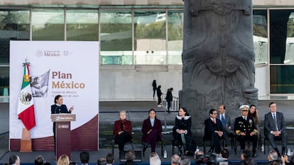 Claudia Sheinbaum presenta el Plan México junto a miembros de su gabinete en el Museo Nacional de Antropología, el 13 de febrero en Ciudad de México.