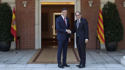 El president del Govern, Pedro Sánchez, rep al president de la Generalitat, Quim Torra, a la Moncloa.
