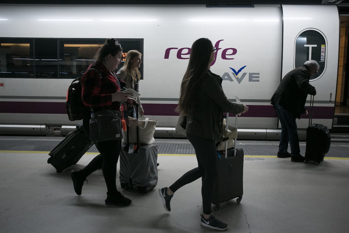 El AVE Madrid-Barcelona superó en agosto los usuarios previos a la pandemia
