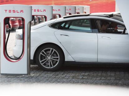 Concesionario de Tesla en Shanghai, China