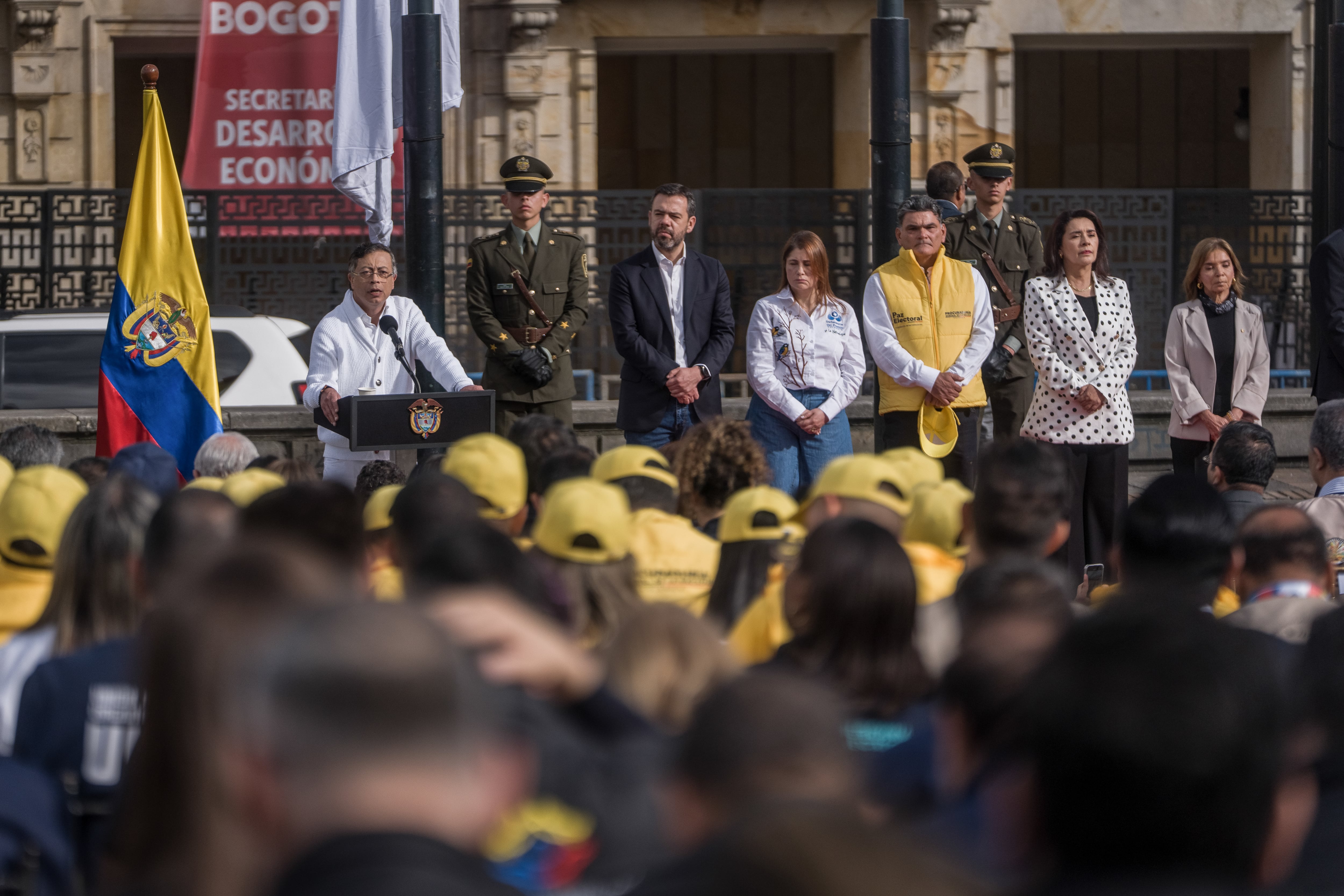 Gustavo Petro, en la inauguración de las elecciones presidenciales, este domingo en Bogotá.
