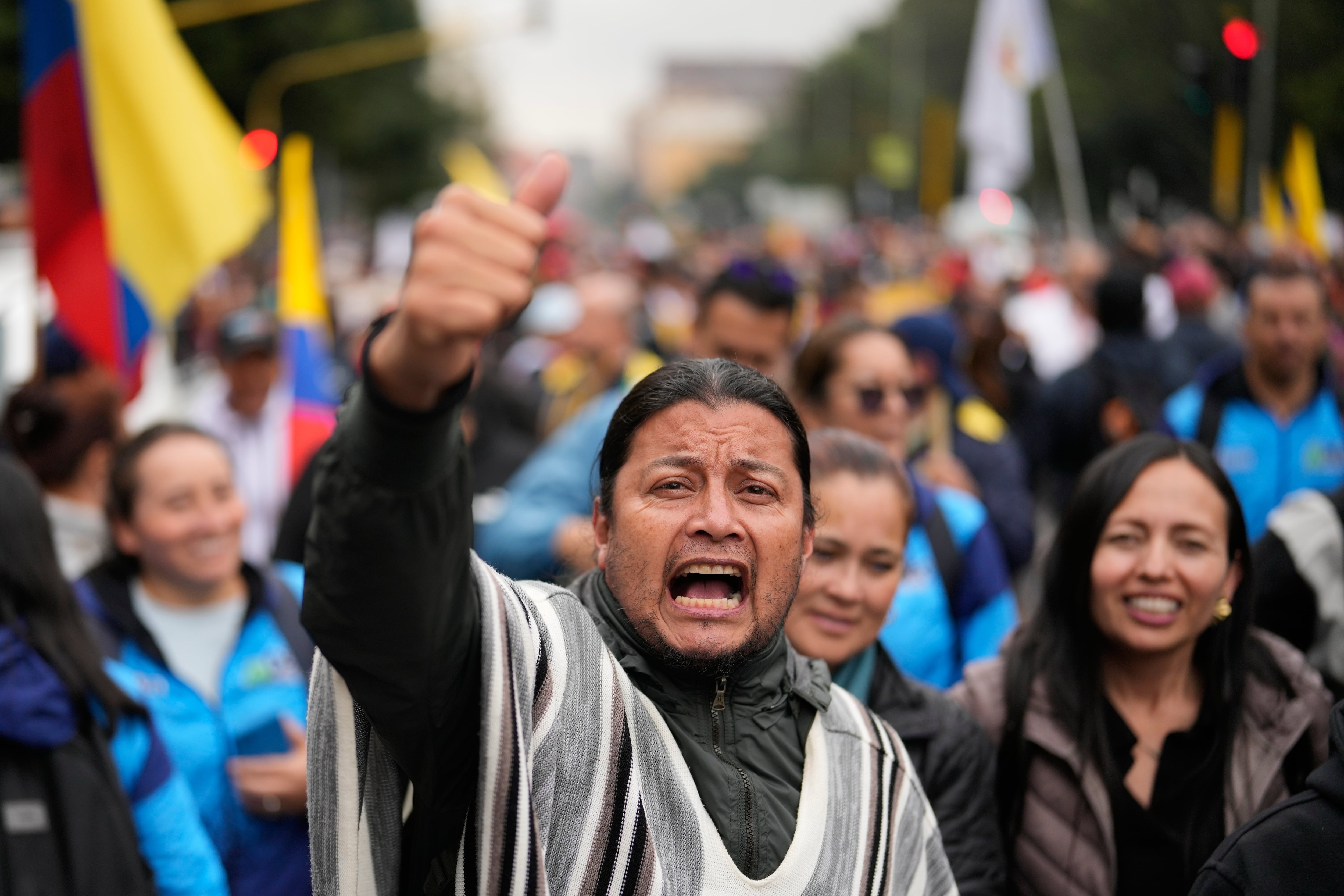 El frente desatendido: la capacidad de los partidos políticos para restringir derechos políticos en Colombia