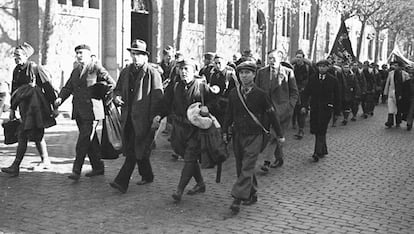 Imagen de la llegada de brigadistas internacionales a Barcelona.