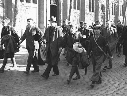 Imagen de la llegada de brigadistas internacionales a Barcelona.