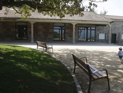 Las cocheras del pazo de Vista Real, en Vilanova de Arousa, que el Ayuntamiento utilizará como vivero de empresas.