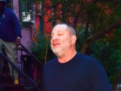 Harvey Weinstein, paseando por el Soho neoyorquino el pasado viernes.