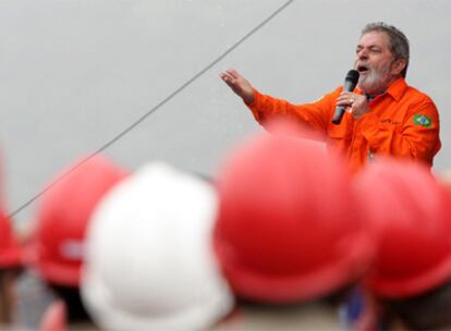 El presidente brasileño, Luiz Inácio Lula da Silva, durante la inauguración de una plataforma petrolífera en octubre de 2008.