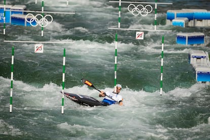 Pau Echaniz durante su descenso slalom en la final.