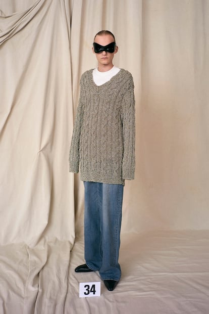 00034-Balenciaga-Couture-Fall-21-credit-brand
