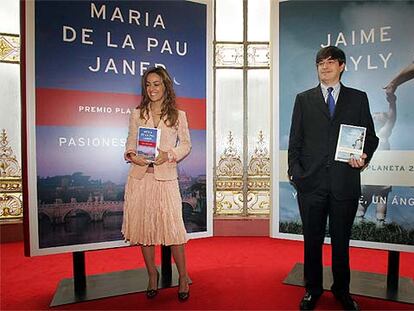 La mallorquina Maria de la Pau Janer y el peruano Jaime Bayly.