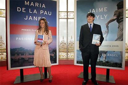 La mallorquina Maria de la Pau Janer y el peruano Jaime Bayly.