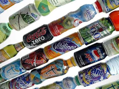 Varios de los nuevos sabores de refrescos lanzados este año, entre ellos Coca-Cola Zero, Aquarius Versión 3, T!, Vitalínea, V&T, Fanta sabor uva o Shandy Cruzcampo sabor pasión.