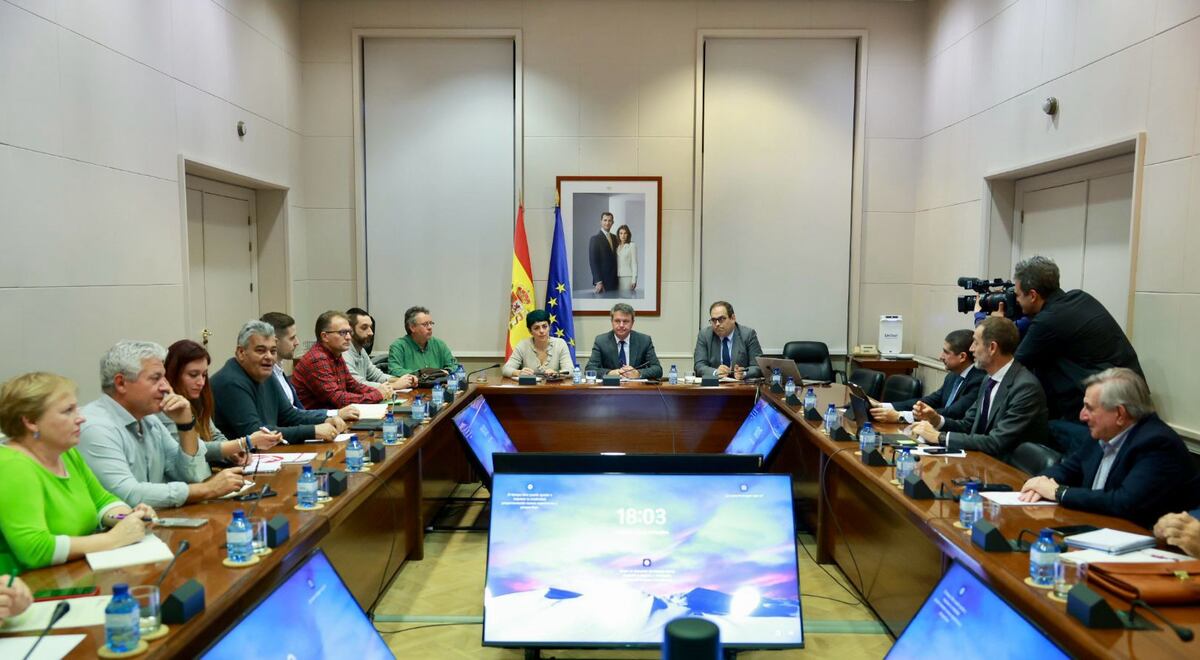Transportes intenta tranquilizar a los sindicatos de Renfe y Adif sobre ...