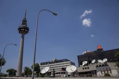 Edificio de Torre España, sede de RTVE. / EL PAÍS