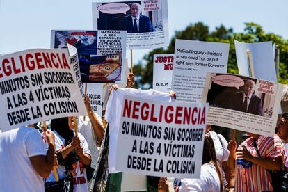 Manifestación frente a la Comisaría de Gibraltar celebrada el pasado 9 de julio por familiares y amigos de los dos españoles arrollados por una lancha de la policía de Gibraltar en marzo de 2020. © Gibraltar Chronicle