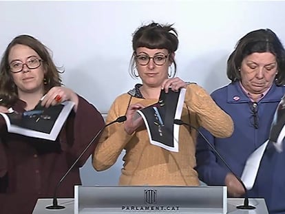 Les diputades de la CUP Eulàlia Reguant, Mireia Vehí i Gabriela Serra.