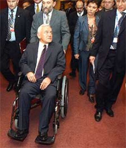 El primer ministro polaco, Leszek Miller, ayer en la cumbre de Bruselas.