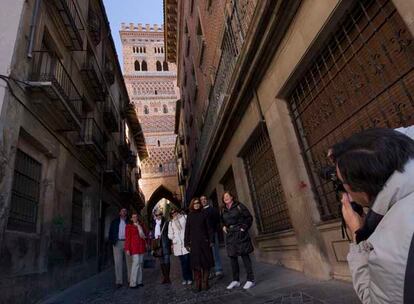 La torre de San Salvador, en la calle del Salvador de Teruel, data de comienzos del siglo XIV, aunque fue reconstruida tras un derrumbamiento en 1677.