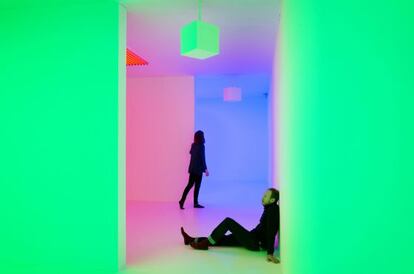 Carlos Cruz-Diez. 'Chromosaturation' (1965-2013) ©the artist/DACS. Cruz-Diez Foundation.