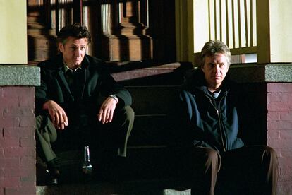 Mystic River (Clint Eastwood, 2003) - 2 Oscars 
	

	El espectador queda atrapado por la evolución de los personajes y la intriga de esta historia en la que Sean Penn se hace con la estatuilla a mejor actor por su papel como Jimmy Markum, uno de los tres niños protagonistas. Aunque es probablemente la película más trascendental de Eastwood, el director no logró hacerse con el Oscar.