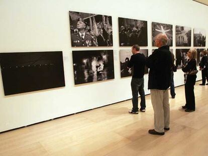 Varias de las fotografías que forman la serie<i> Crónicas del País Vasco,</i> de Clemente Bernad.