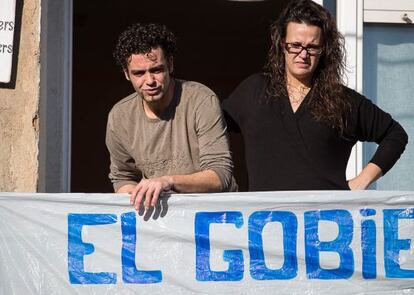 Jose Ángel y Rosa, este jueves en el balcón de su domicilio