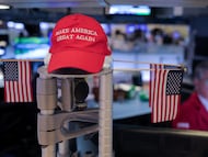 Una gorra de apoyo a Trump en la Bolsa de Nueva York, en diciembre de 2024.