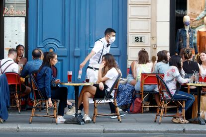 Una terraza de París.