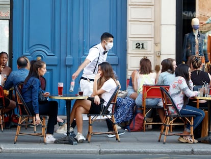 Una terraza de París.