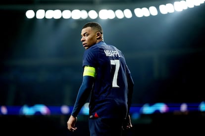 Kylian Mbappé, en un partido de Champions del PSG esta temporada.