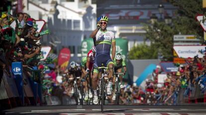 Michael Matthews celebra su victoria.