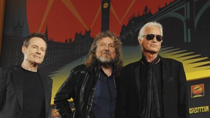 De izquierda a derecha, John Paul Jones, Robert Plant y Jimmy Page en 2012.